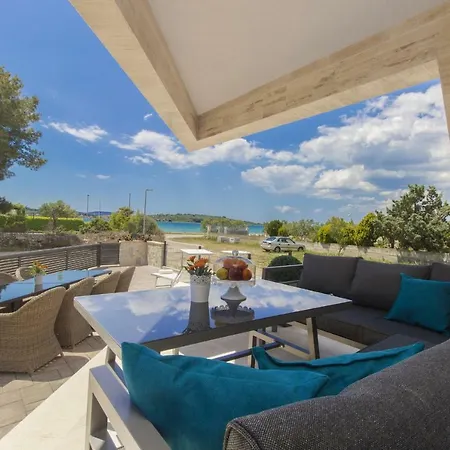 Villa Okit A