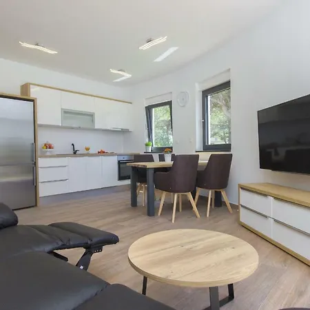 Villa Okit A