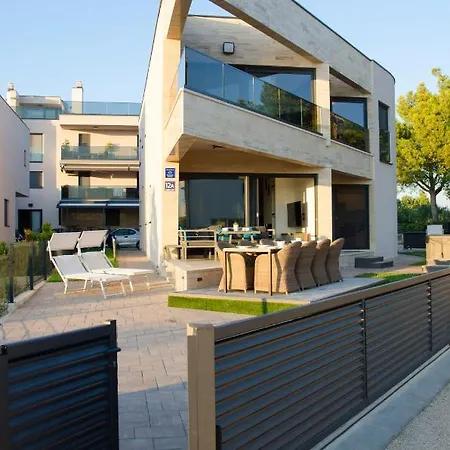 Villa Okit A